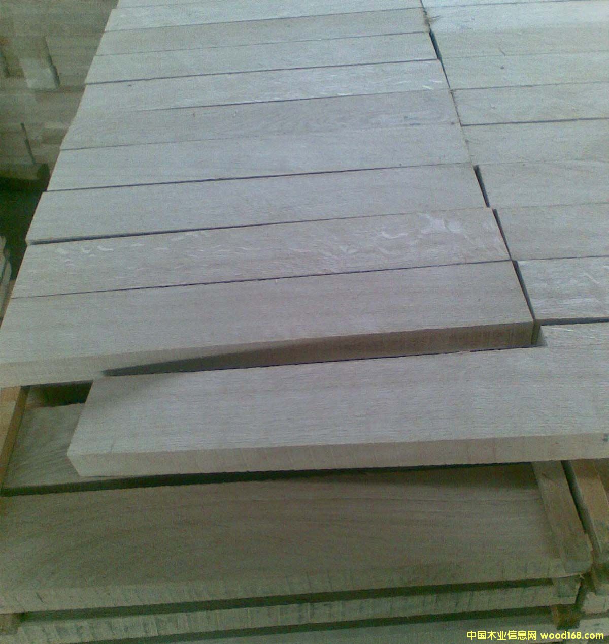 �����m��ľ