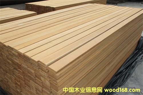 ������ľ�װ�