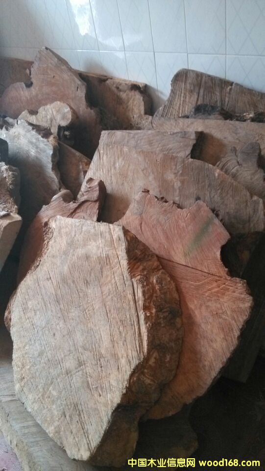 �S��骘��^��