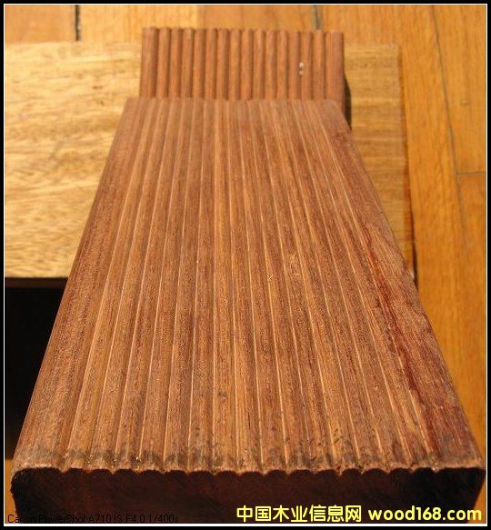 ���}���R��������