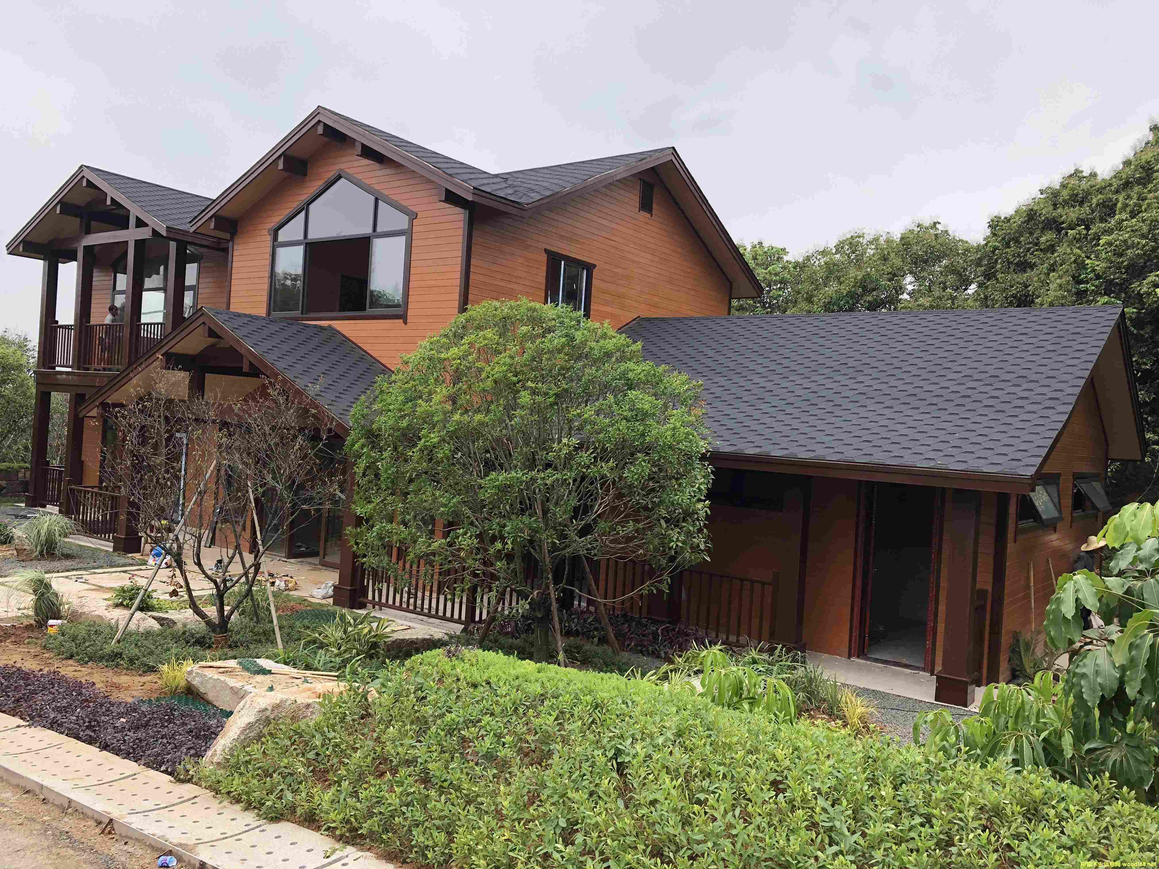 ľ�݄e��ÿƽ���r�� ľ��ľ�e���S��